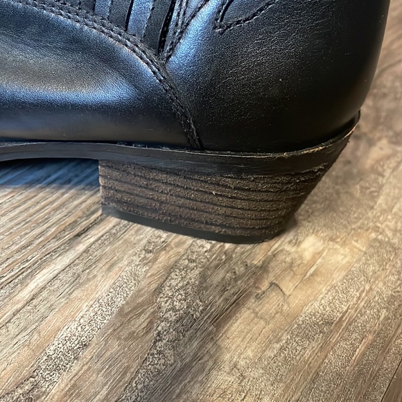 Urban Outfitters black boots - Picture 5 of 7